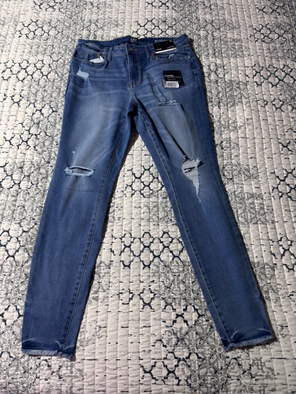 a.n.a Mid-Rise Jegging Destructed Blue Jeans Ladies Size 12 New with Tags